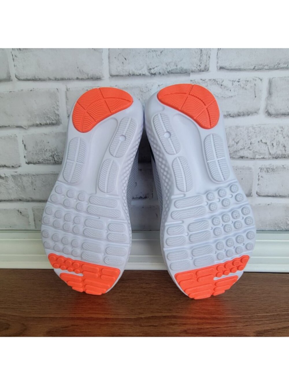 ✨Under Armour Surge 4 Sz 5.5Y Big Kids Shoes Sneakers Grey/White 3027103-100 - Picture 8 of 10
